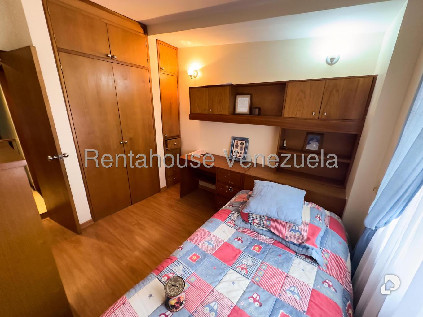 Casa en Santa Rosa de Lima, Caracas – 19