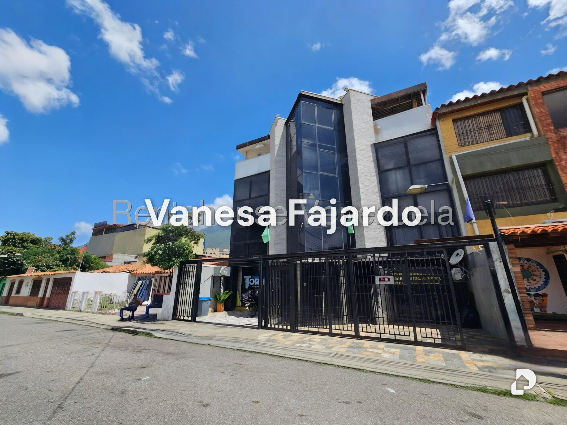 Building in Montecristo, Caracas – 1