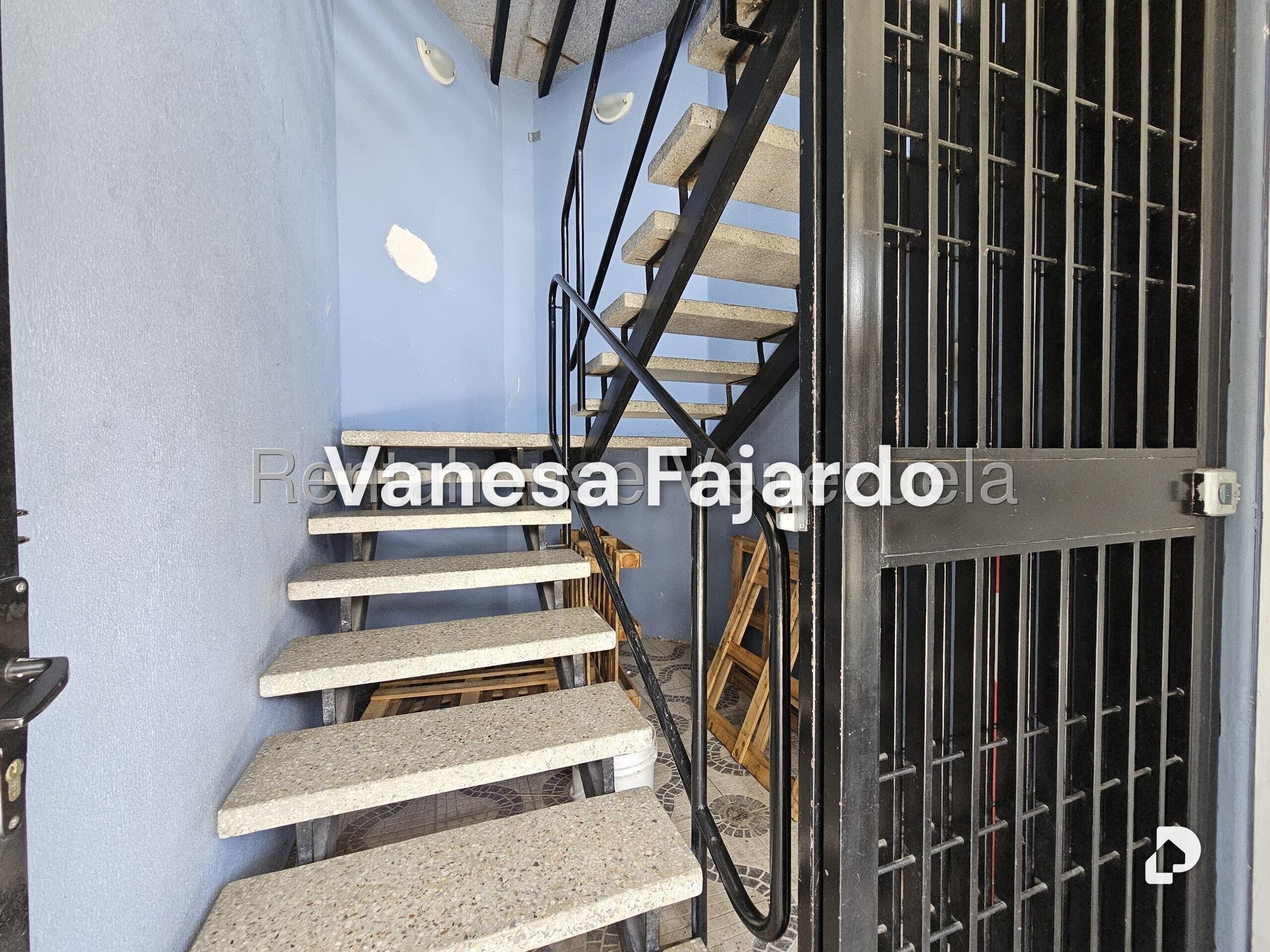 Building in Montecristo, Caracas – 12