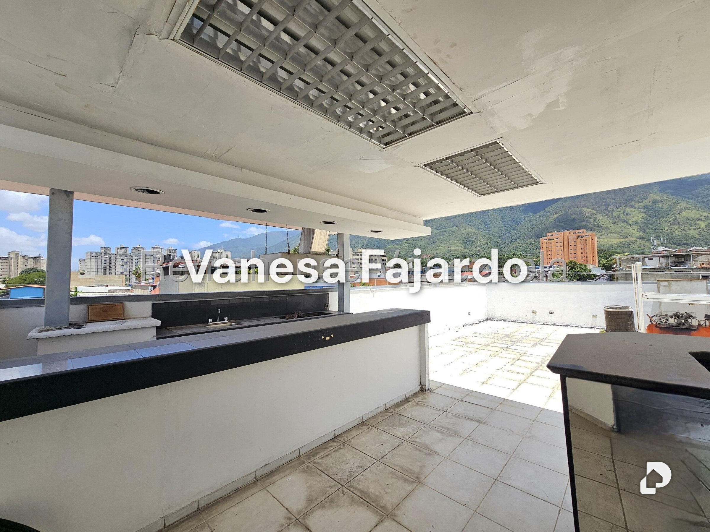 Building in Montecristo, Caracas – 30