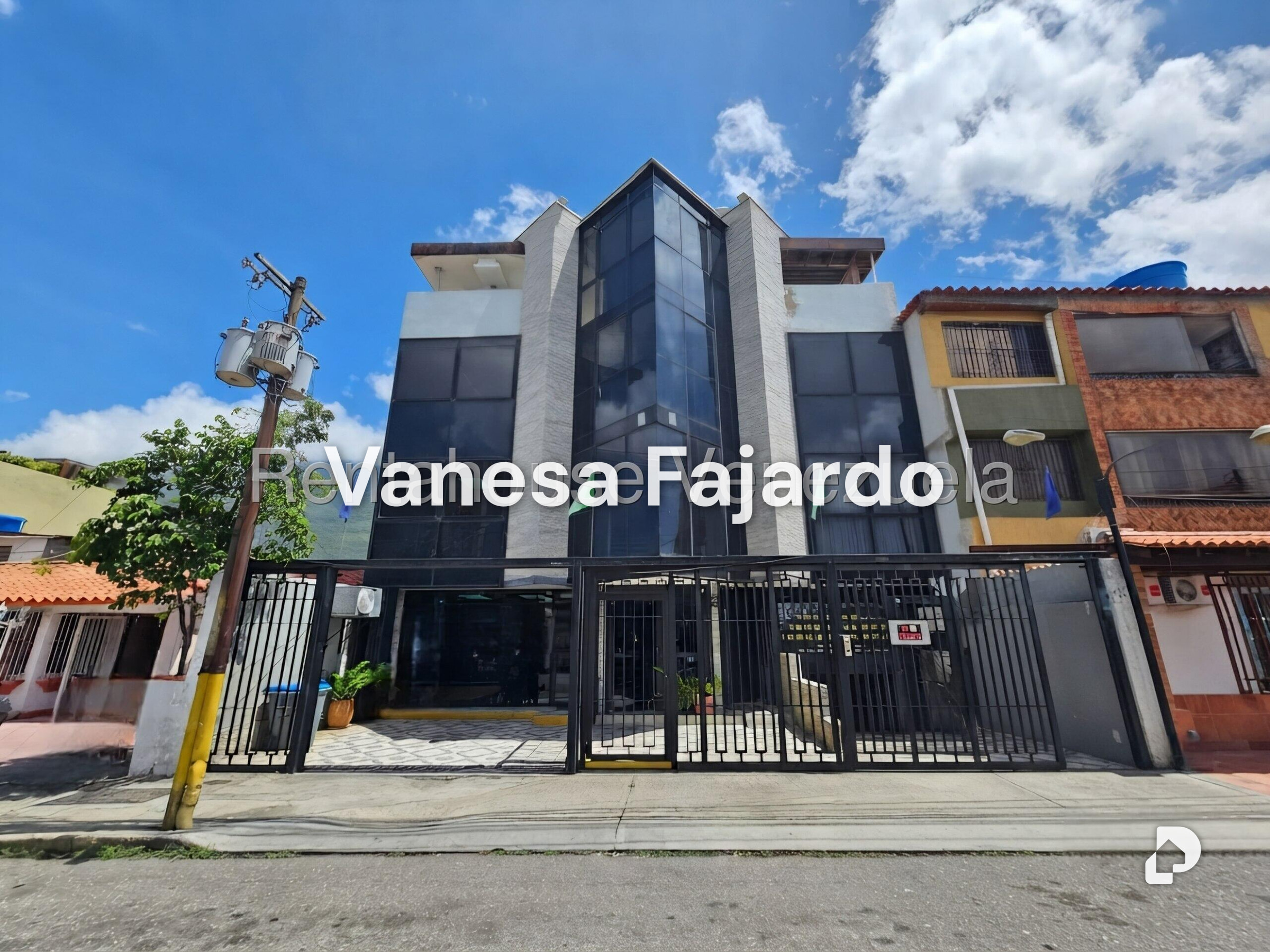 Building in Montecristo, Caracas – 3