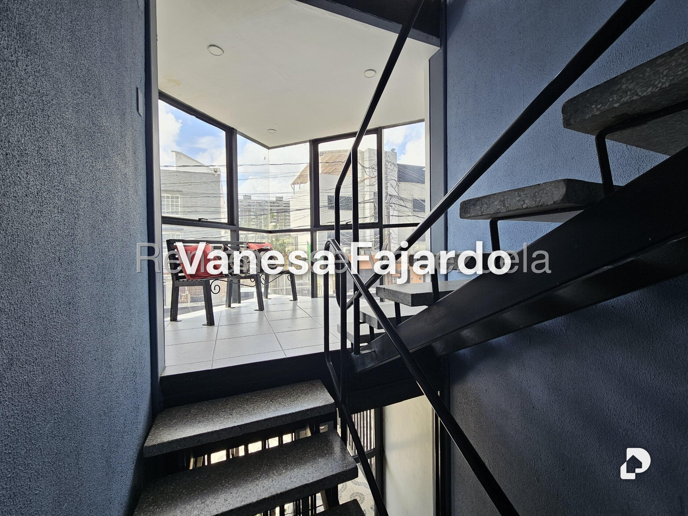 Building in Montecristo, Caracas – 13
