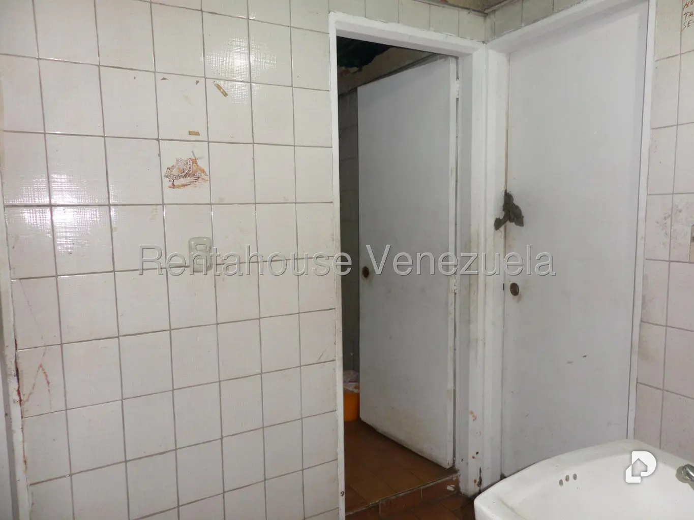 Local comercial en Boleíta Norte, Caracas – 12