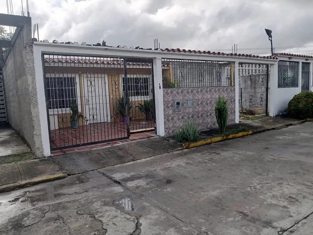 Casa en Urbanización Las Brisas de Cúa, Cúa - 1