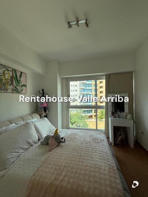 Apartamento en Las Mesetas de Santa Rosa de Lima, Caracas – 15