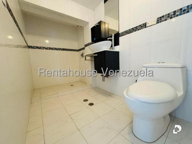 Casa en Colinas de Bello Monte, Caracas – 13