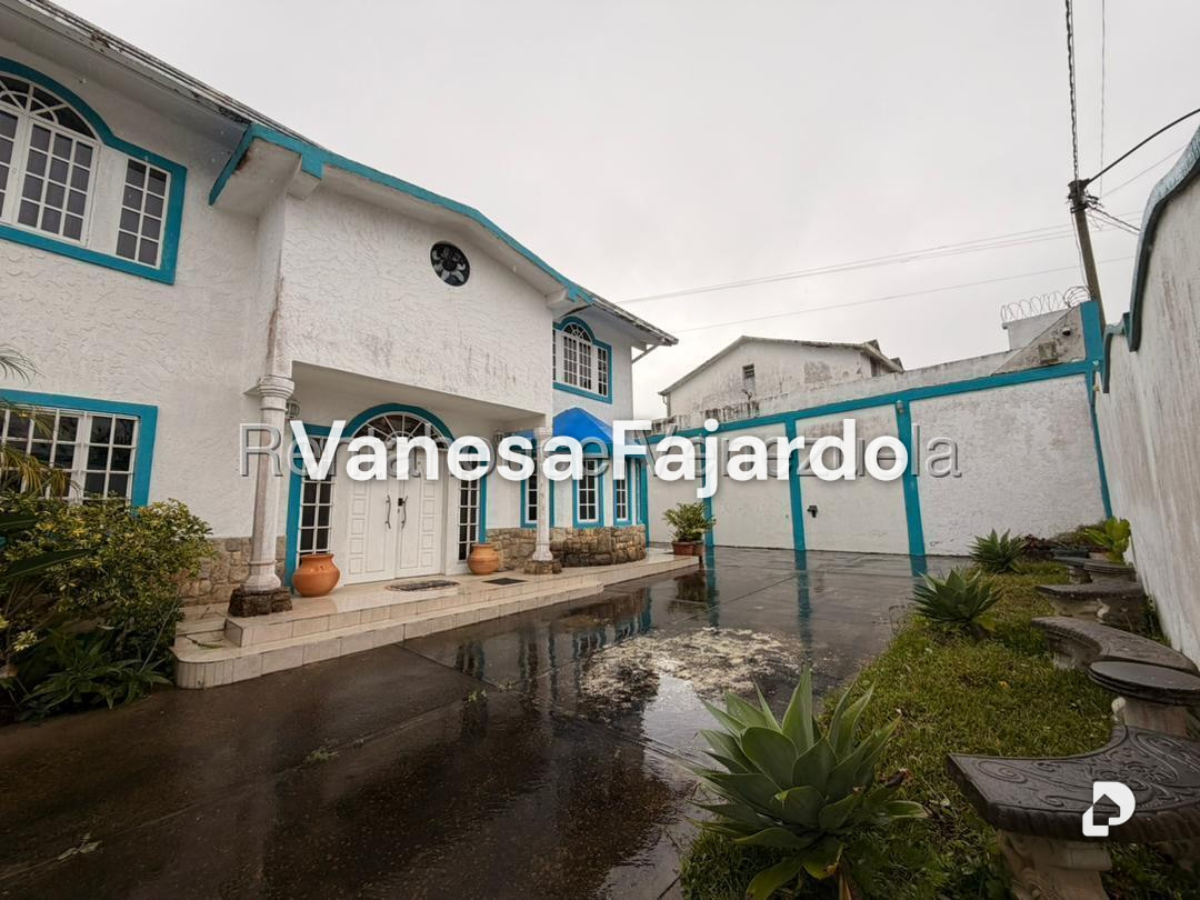 Casa en Club de Campo, San Antonio de Los Altos – 2