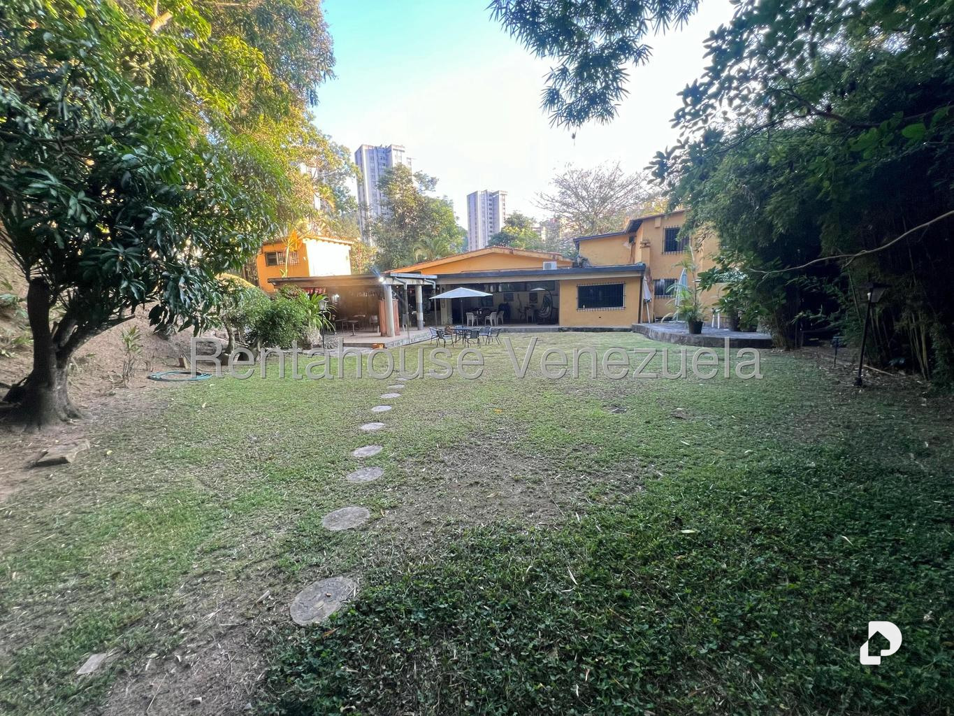 Casa en Los Geranios, Caracas – 23