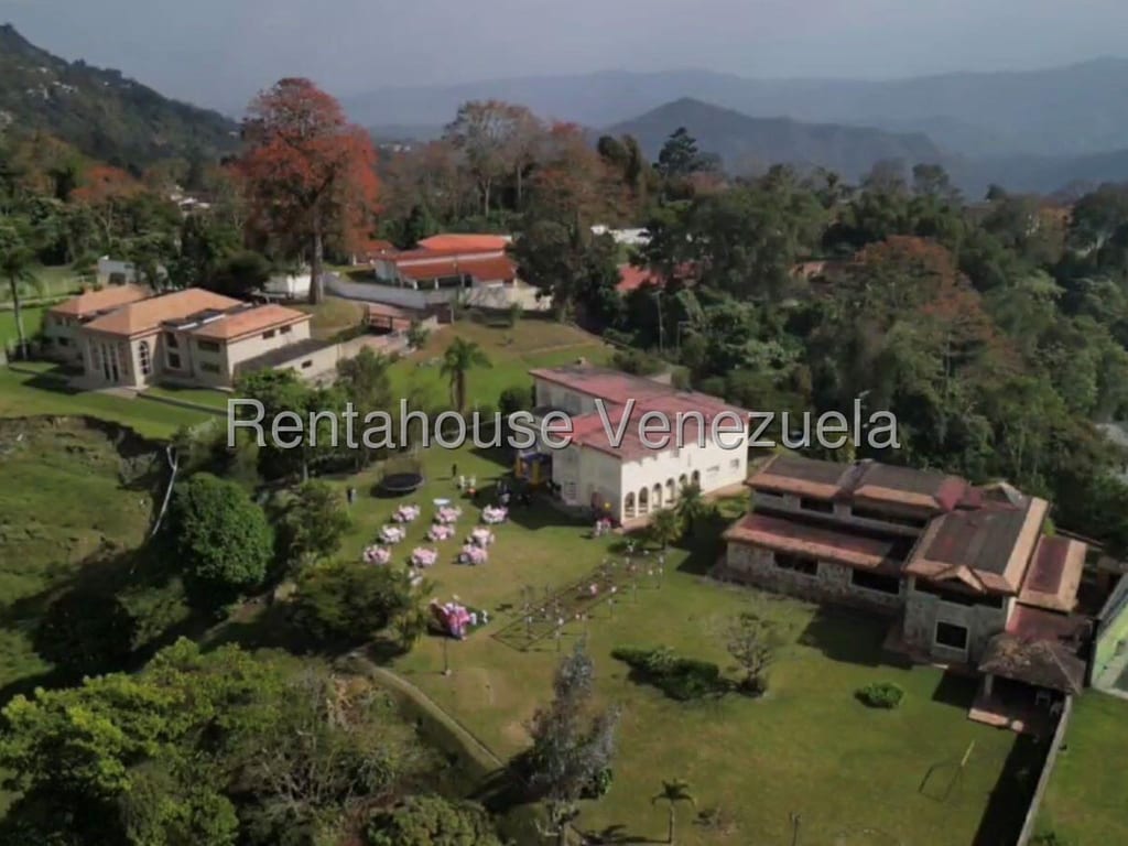 Casa en Avenida Principal Cecilio Acosta, San Diego de Los Altos - 1
