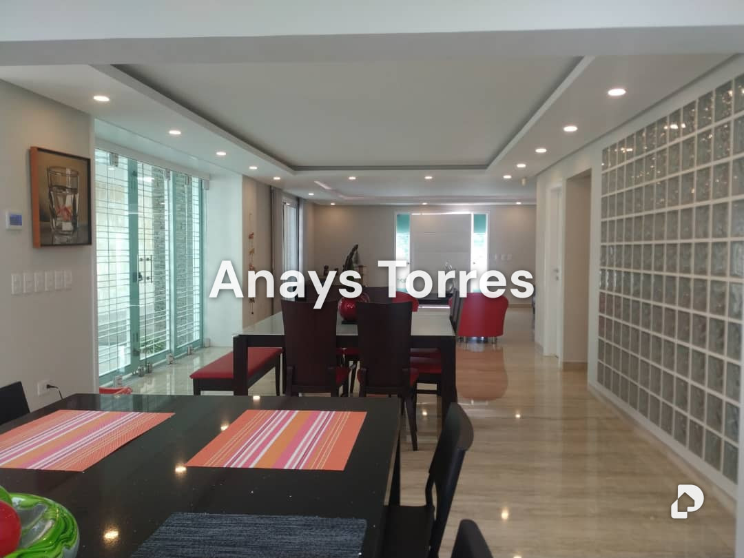 Casa en Rosaleda Norte, Altos Mirandinos – 12