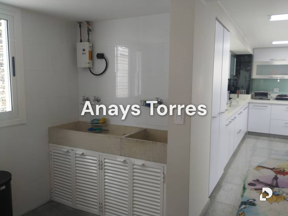 Casa en Rosaleda Norte, Altos Mirandinos – 23