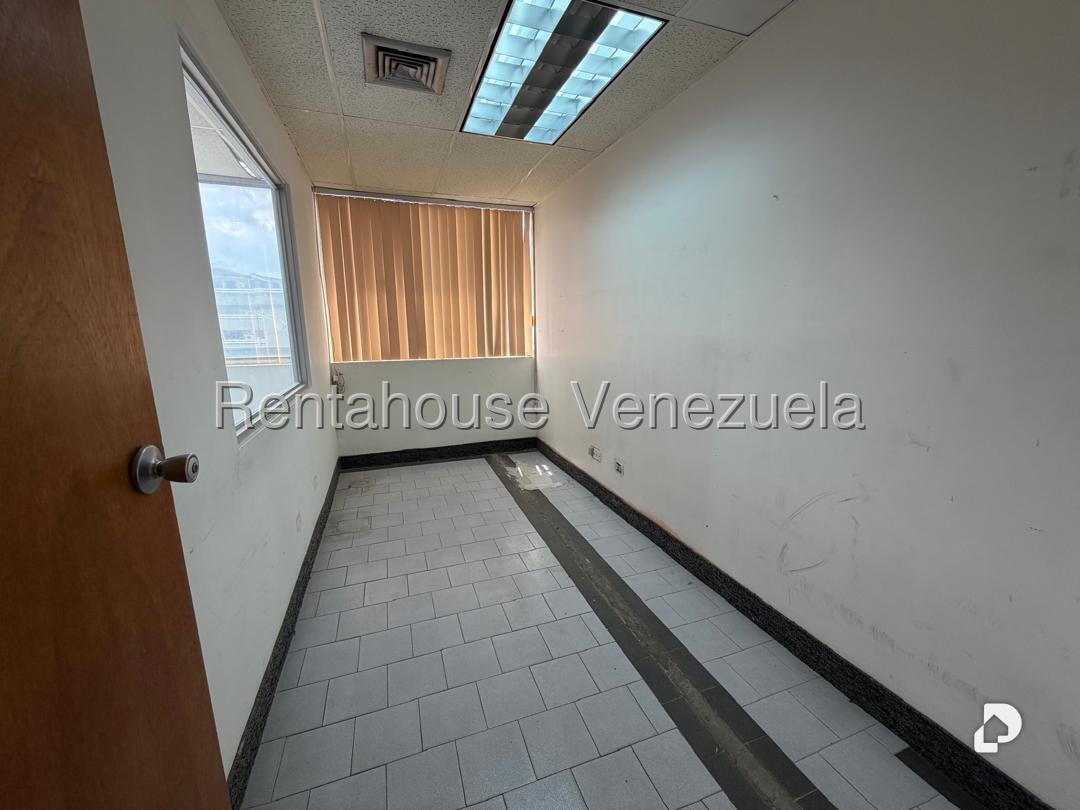 Oficina en El Rosal, Caracas – 11