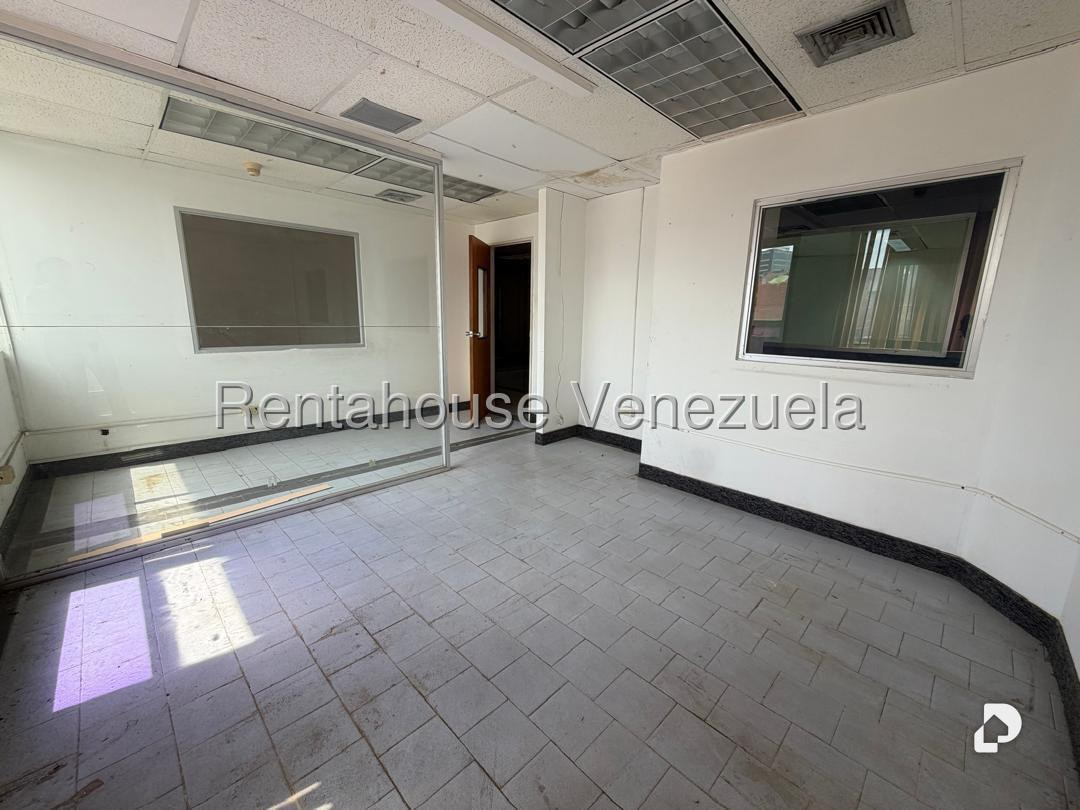 Oficina en El Rosal, Caracas – 12
