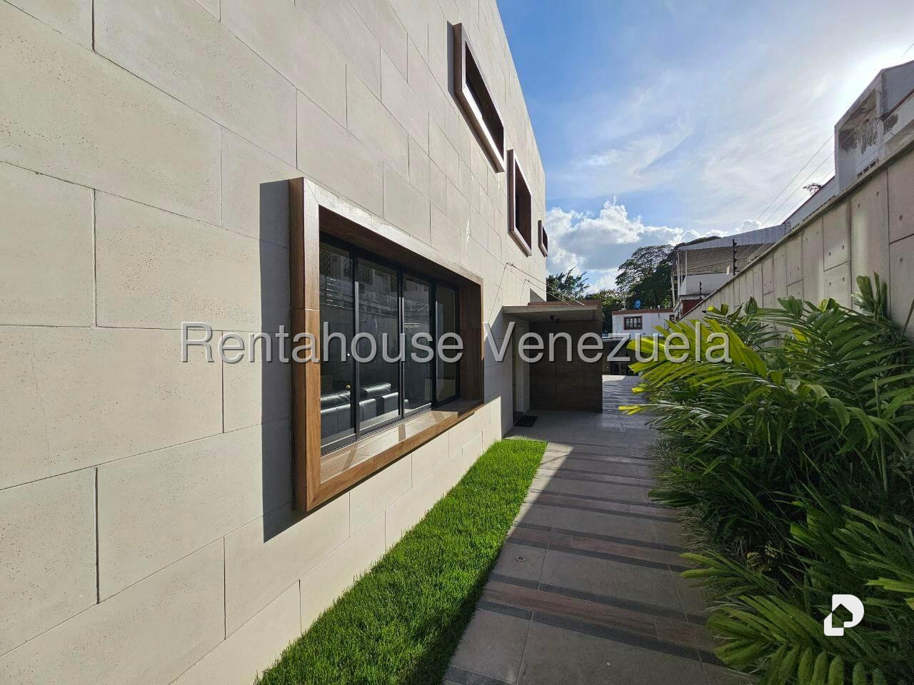 Casa en Altamira, Caracas – 19