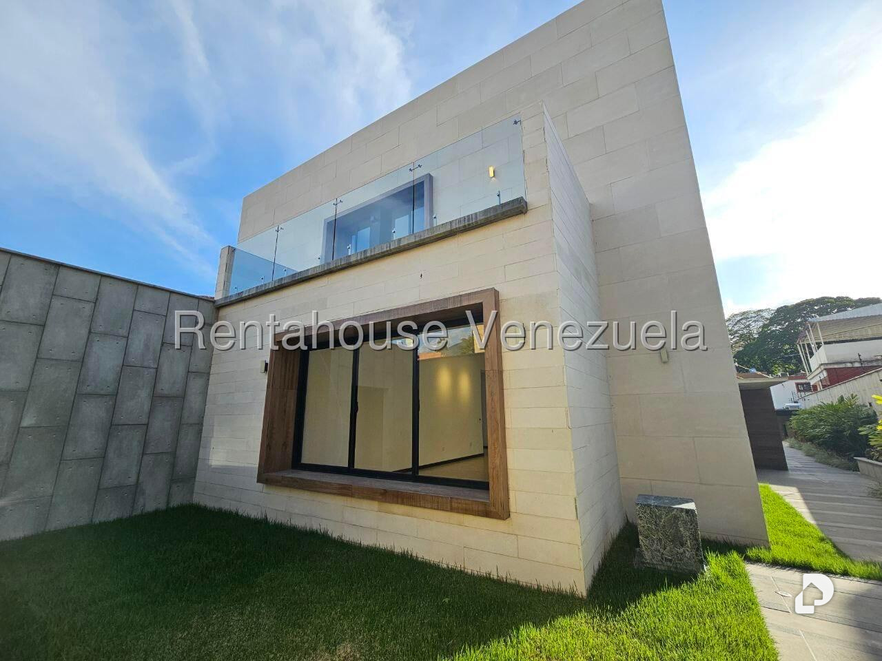 Casa en Altamira, Caracas – 15