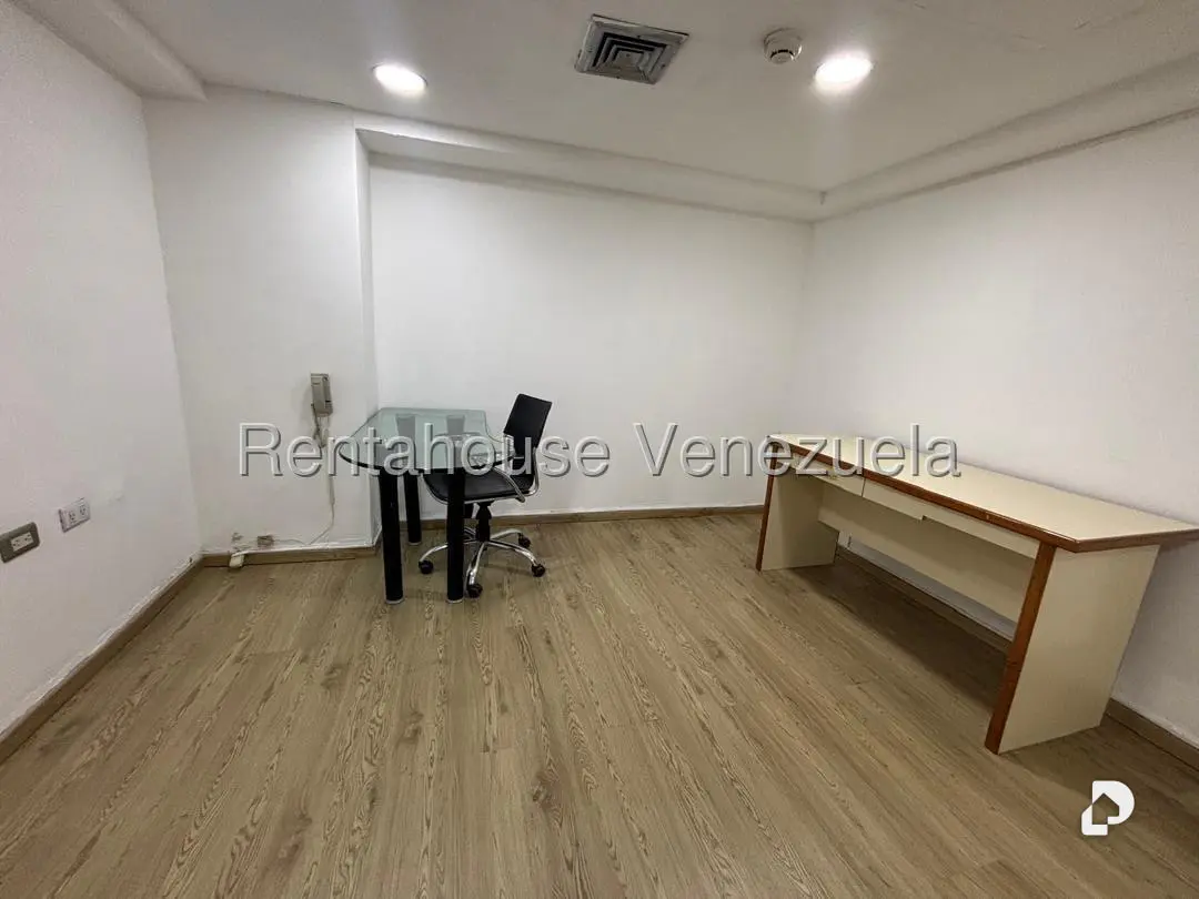 Oficina en Chuao, Caracas – 6