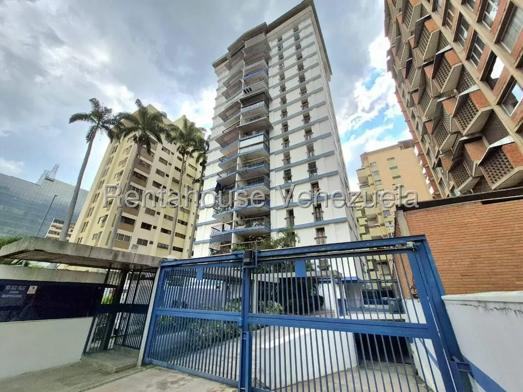 Apartment in Los Palos Grandes, Caracas - 1
