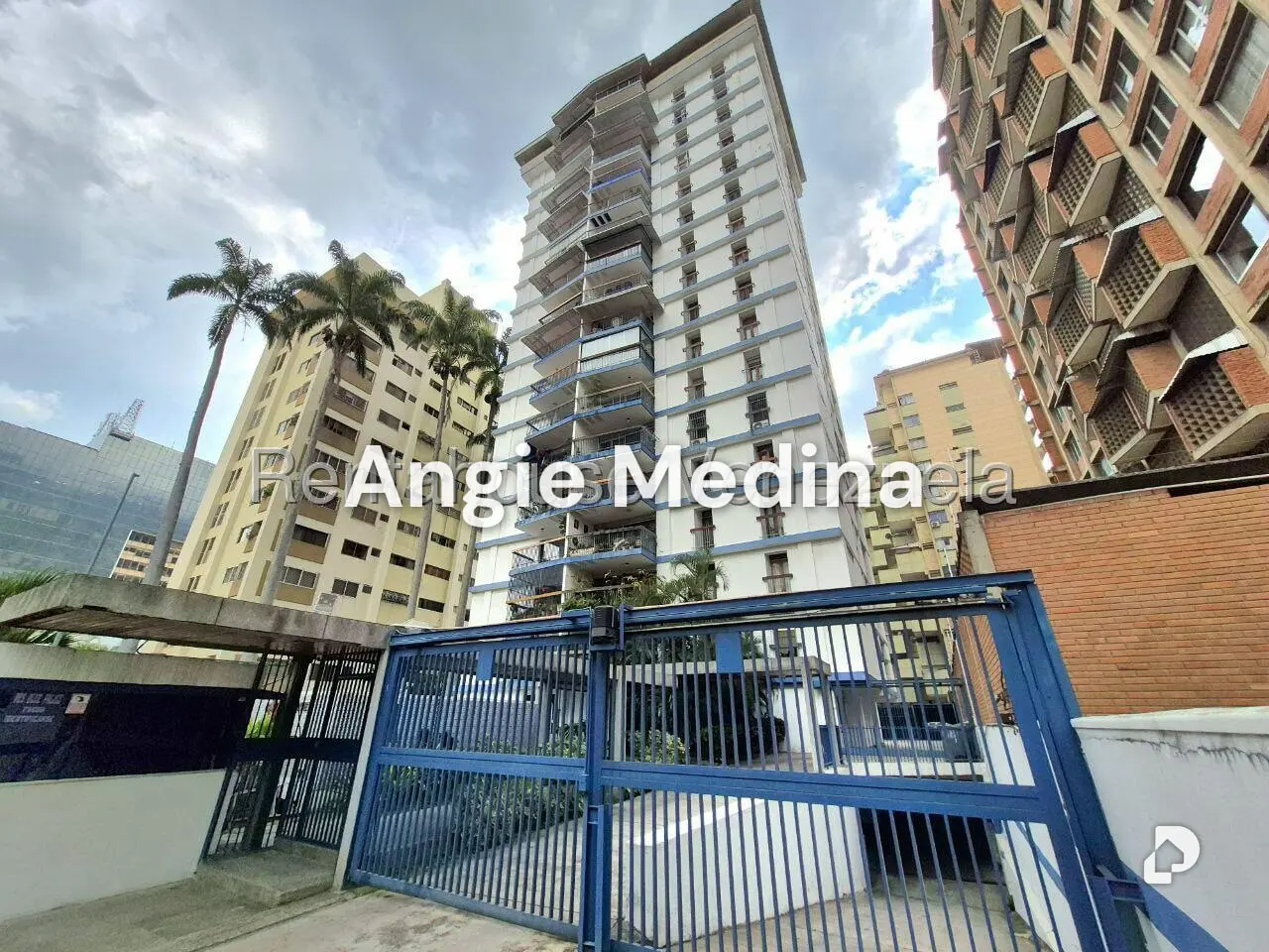Apartamento en Los Palos Grandes, Caracas – 1
