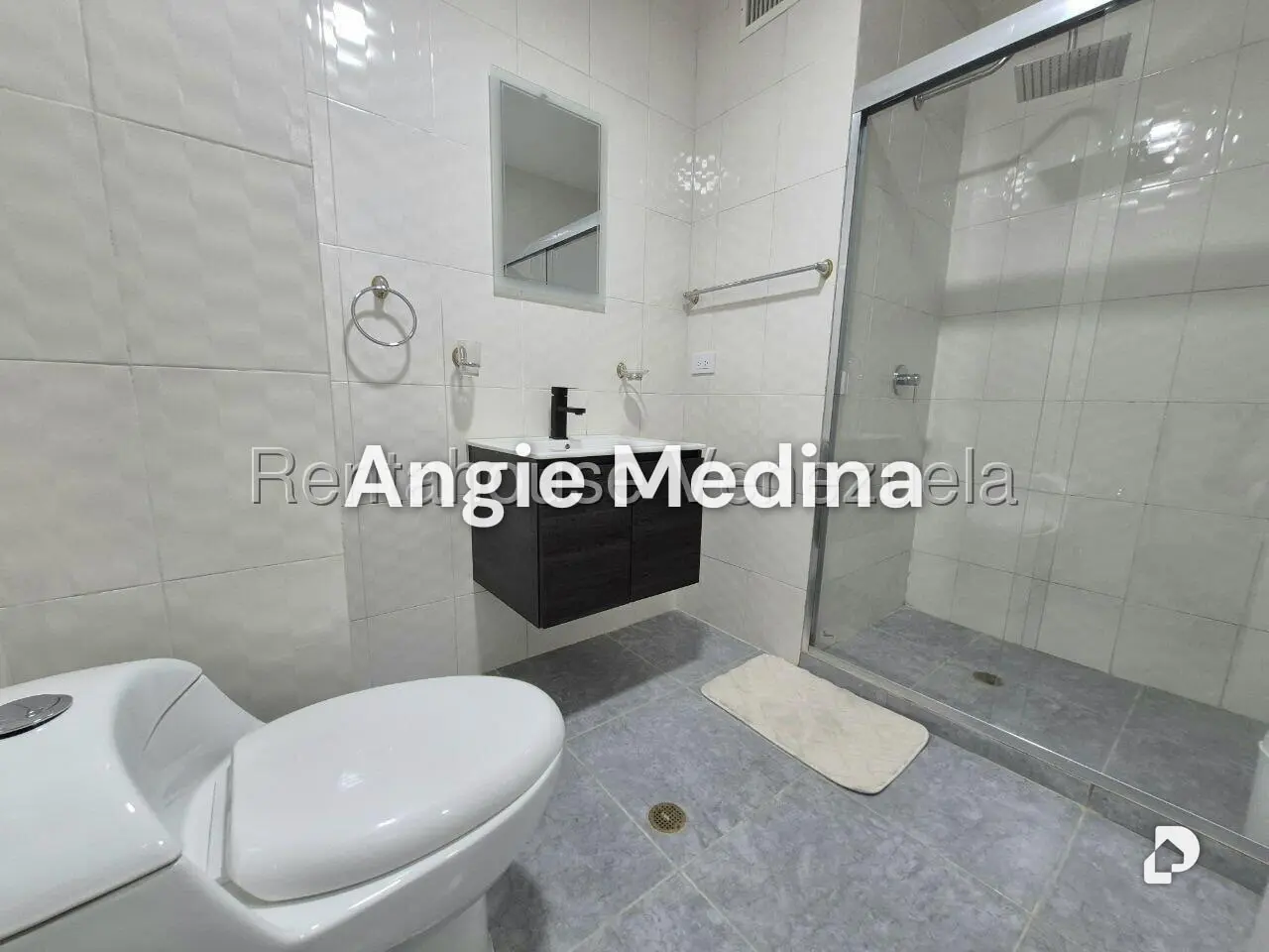 Apartamento en Los Palos Grandes, Caracas – 12