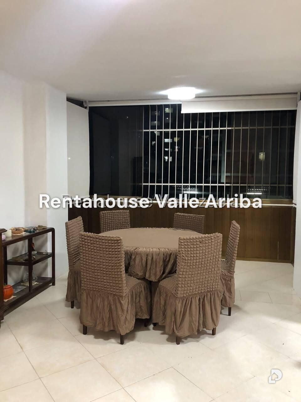 Apartamento en Los Palos Grandes, Caracas – 11
