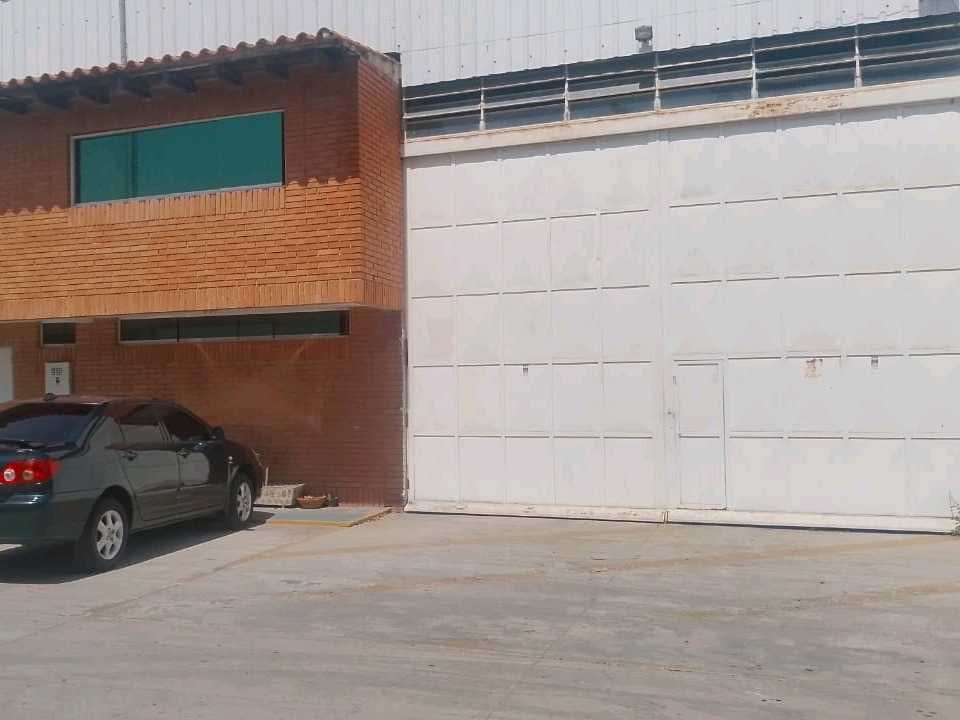 Galpón en Paraparal, Valencia - 1