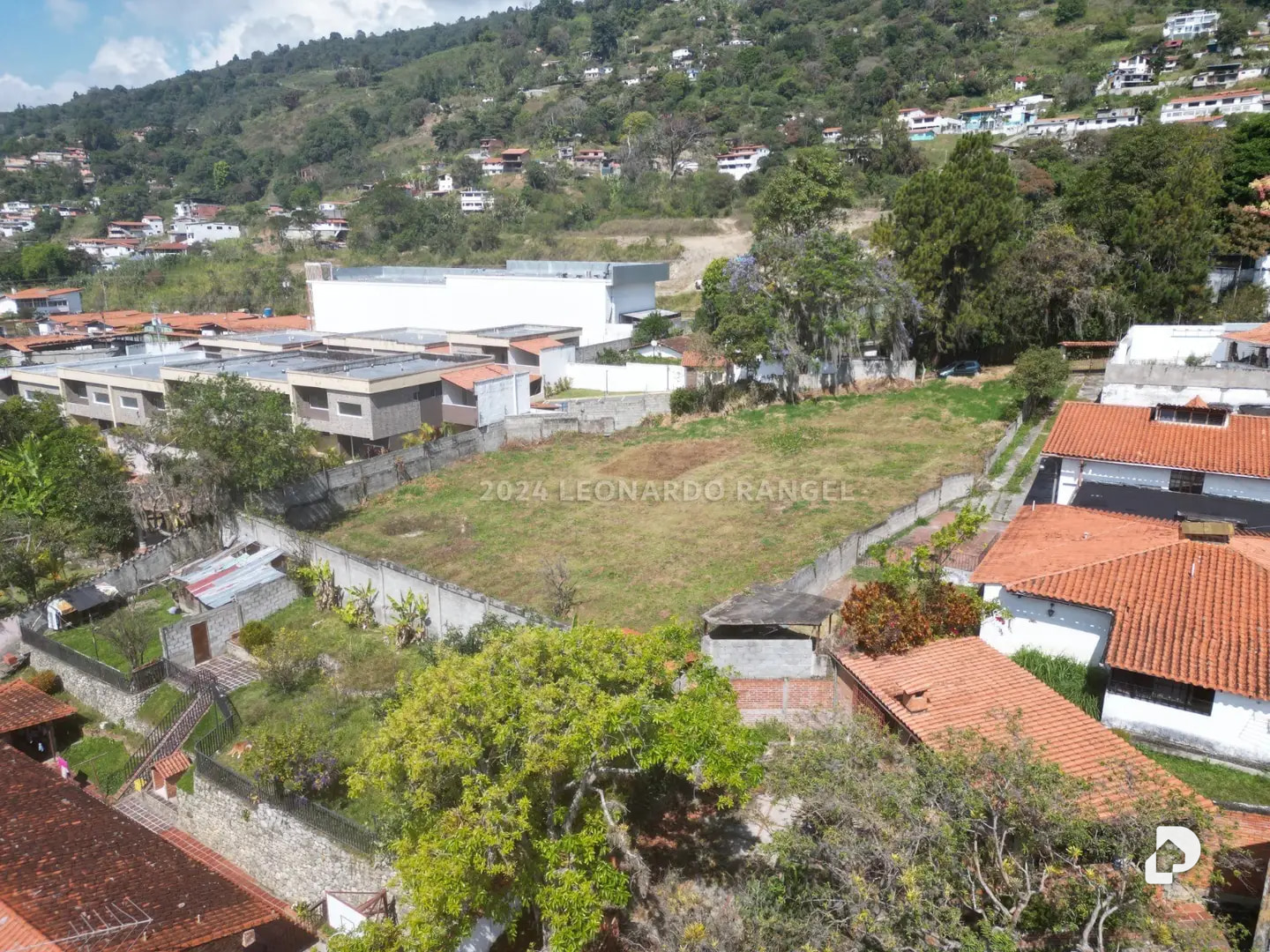 Terreno en Urb. Los Pinos, Mérida – 10