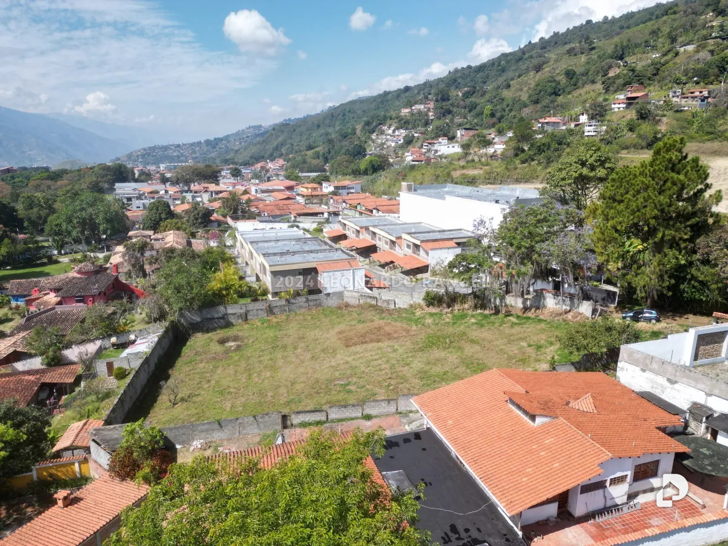 Terreno en Urb. Los Pinos, Mérida – 3