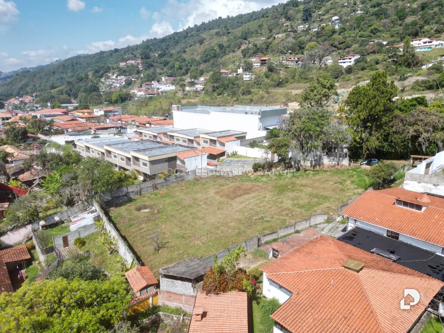 Terreno en Urb. Los Pinos, Mérida – 2
