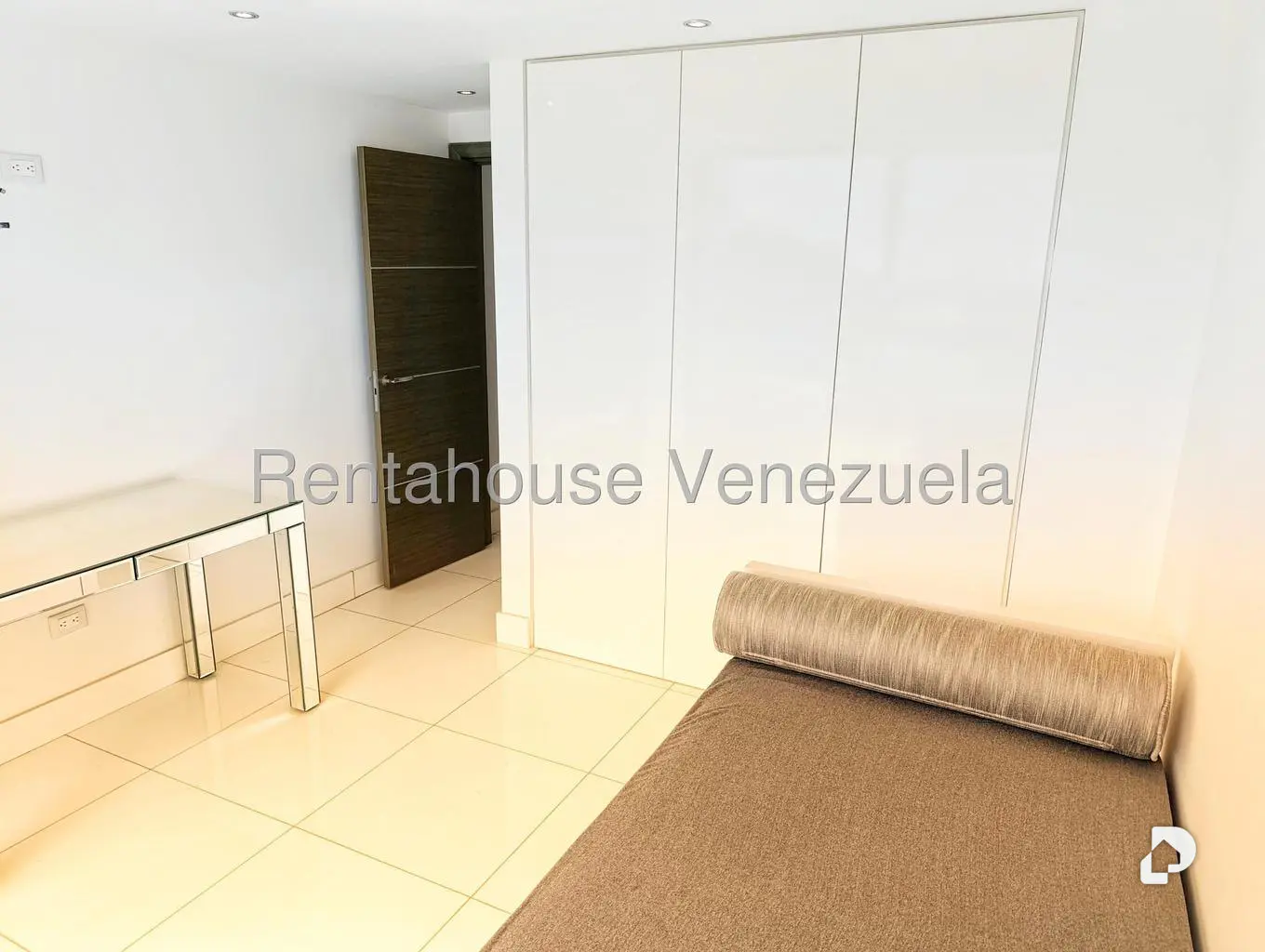 Apartamento en Lomas de Las Mercedes, Caracas – 13