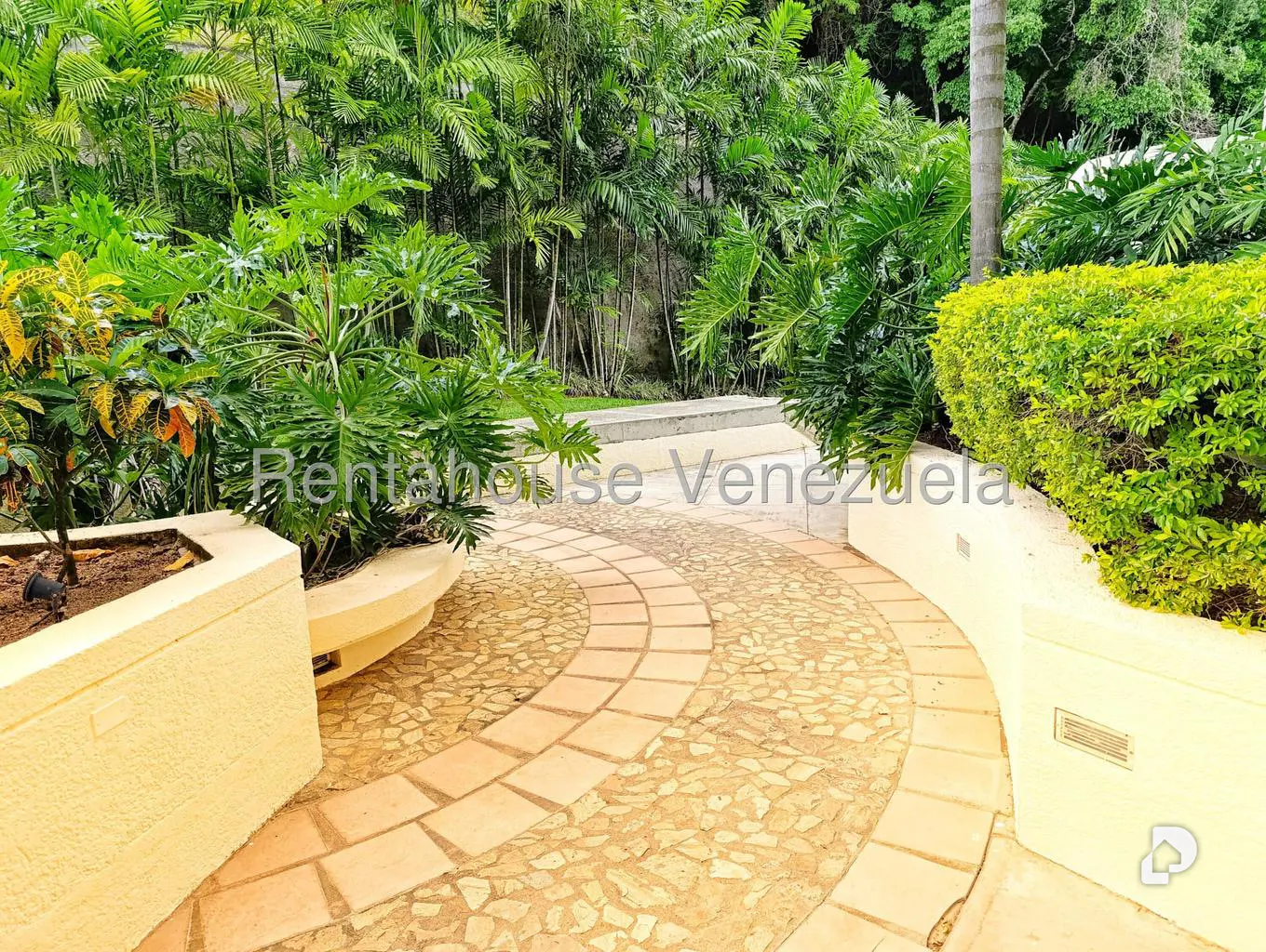 Apartamento en Lomas de Las Mercedes, Caracas – 35