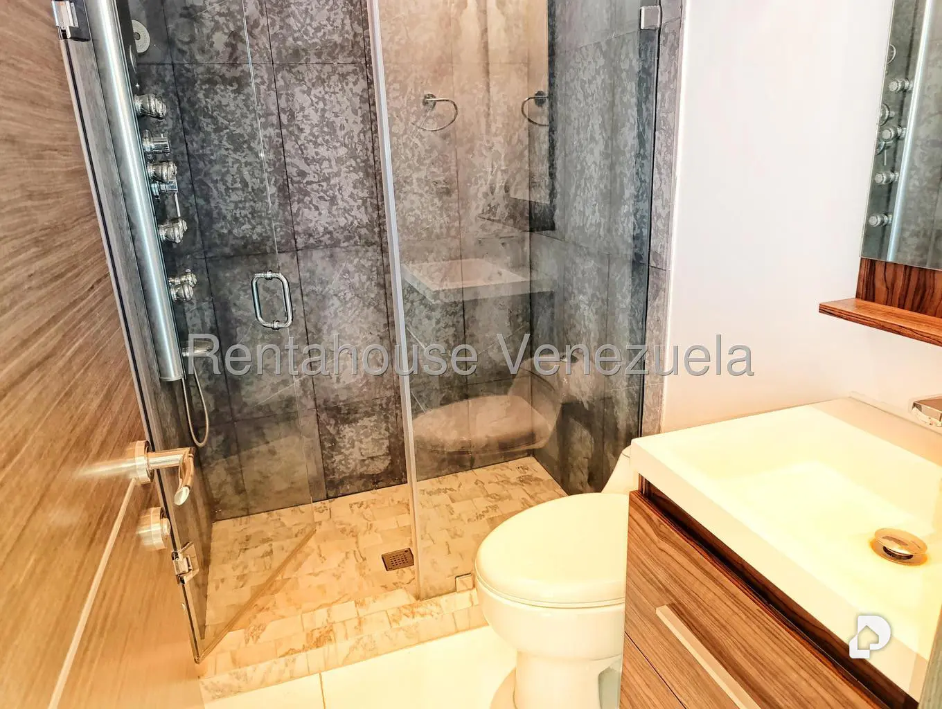 Apartamento en Lomas de Las Mercedes, Caracas – 15