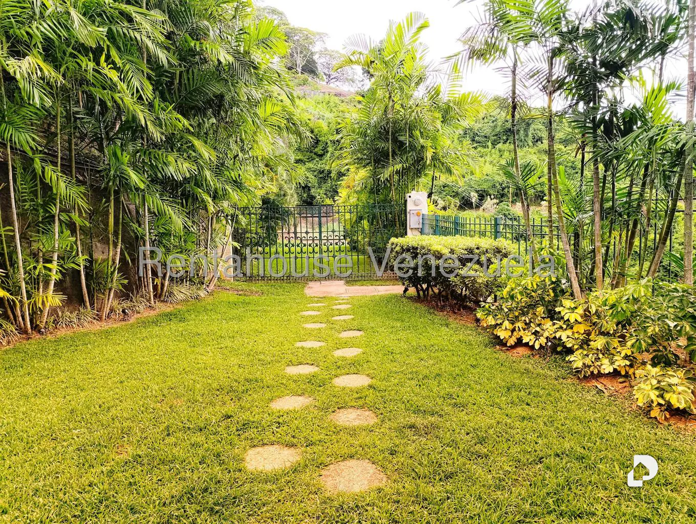 Apartamento en Lomas de Las Mercedes, Caracas – 37
