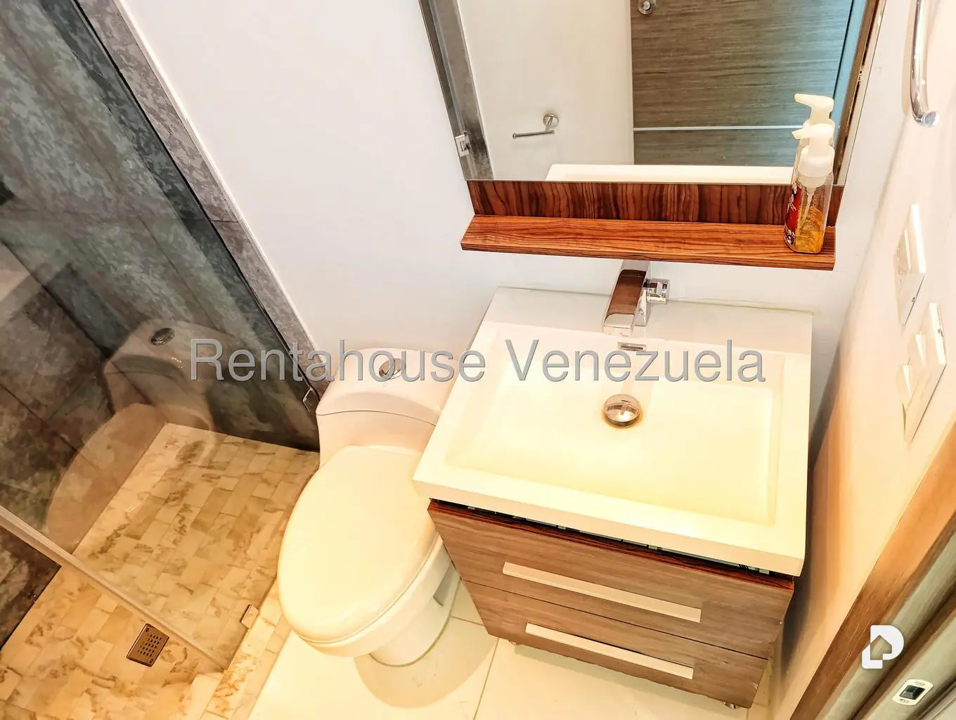 Apartamento en Lomas de Las Mercedes, Caracas – 16