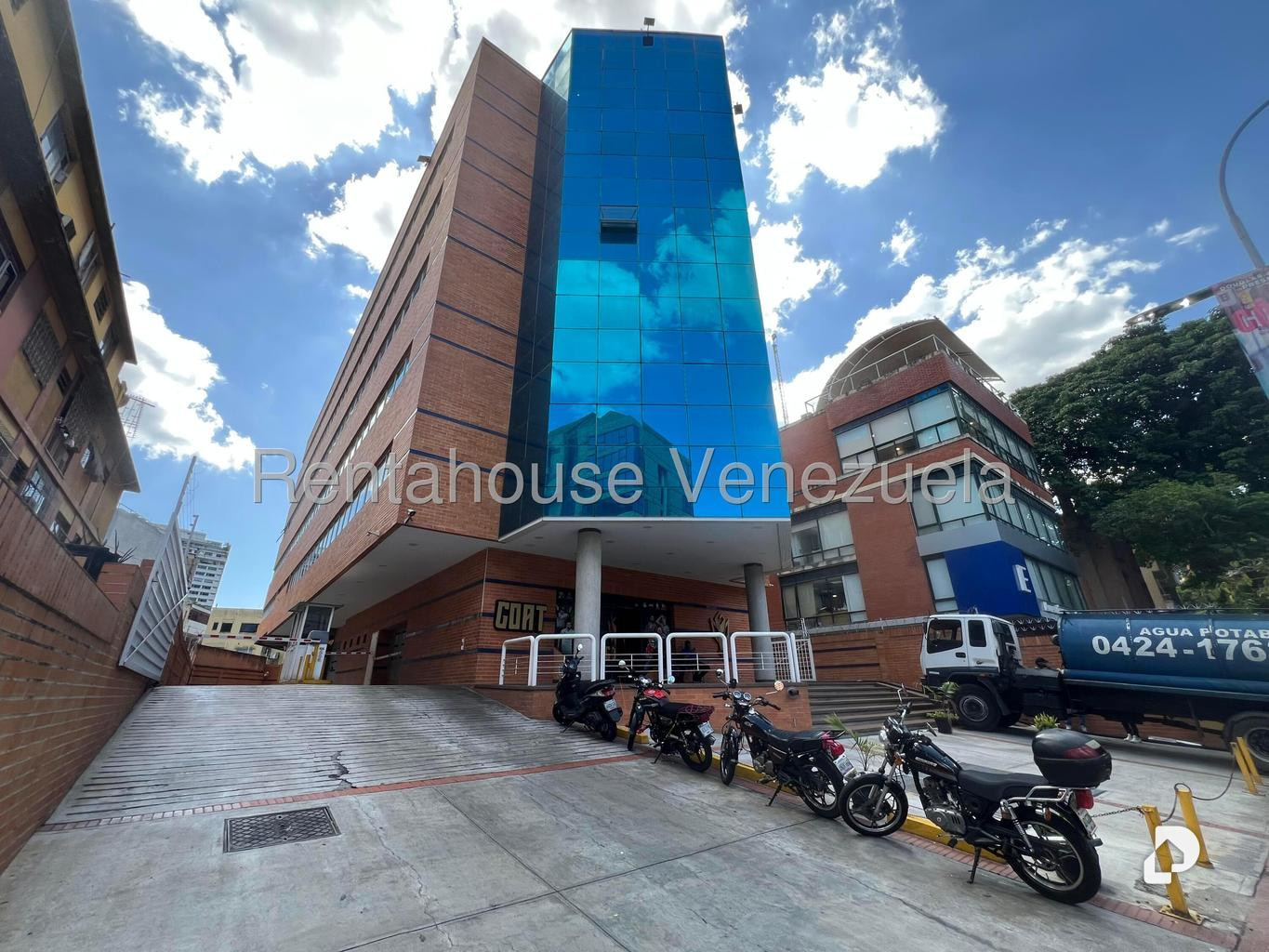 Oficina en Las Mercedes, Caracas – 8