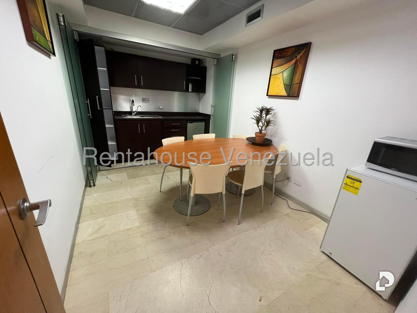 Oficina en Las Mercedes, Caracas – 21