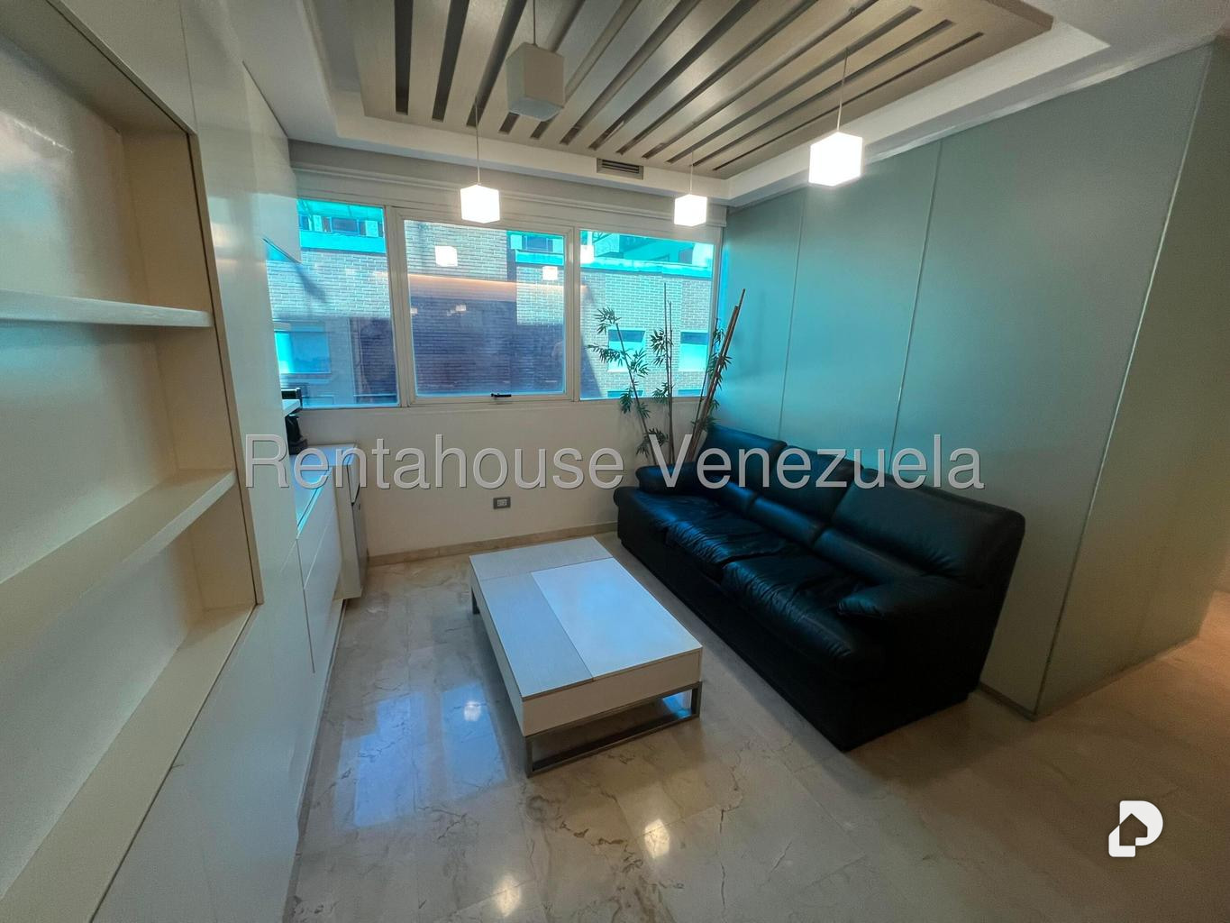 Oficina en Las Mercedes, Caracas – 28