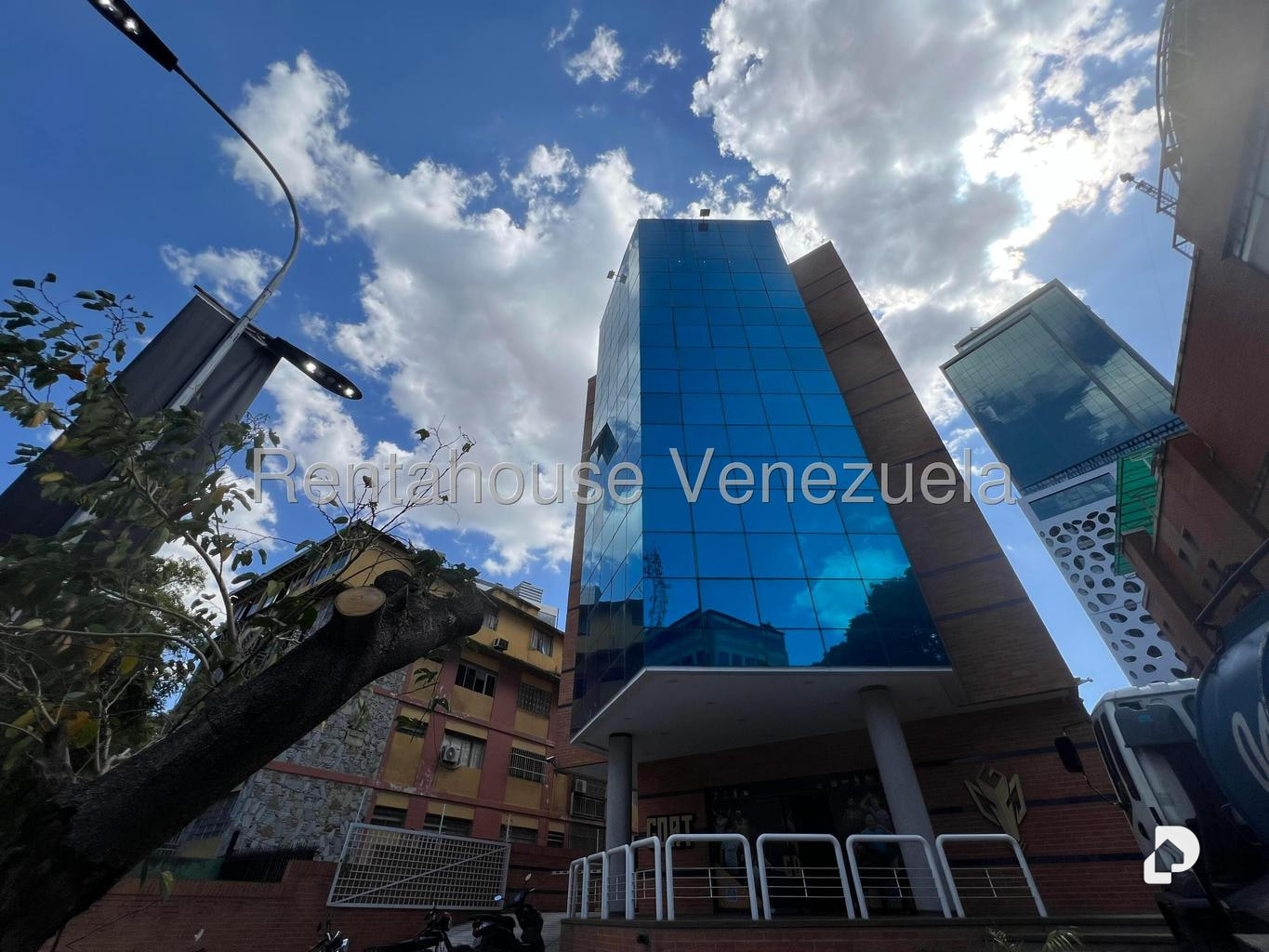 Oficina en Las Mercedes, Caracas – 1