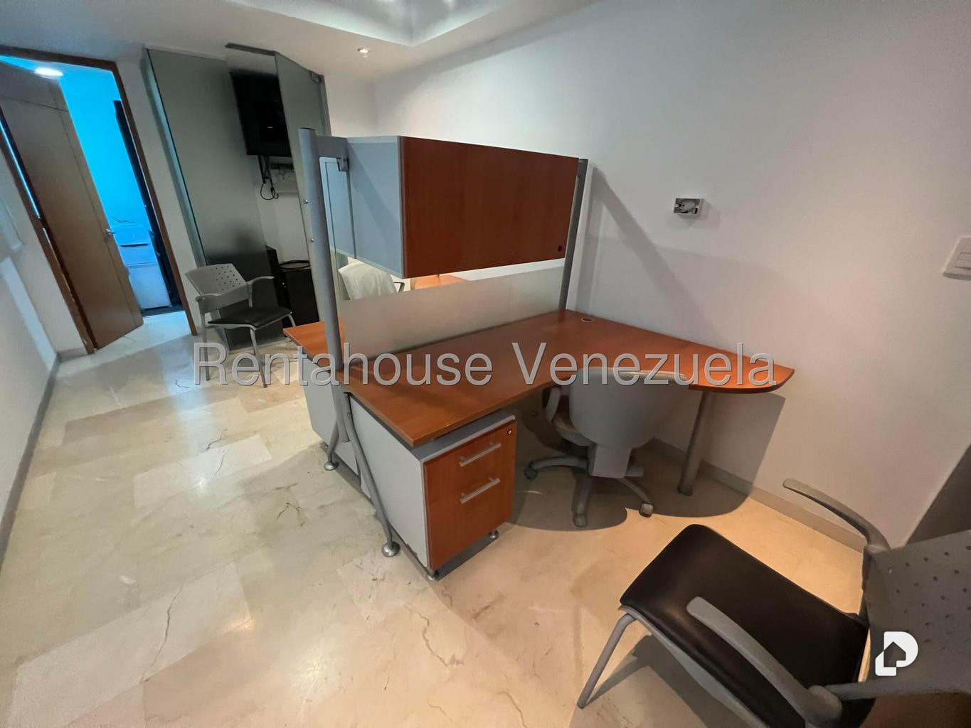 Oficina en Las Mercedes, Caracas – 18