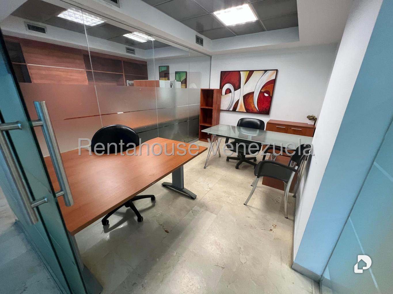 Oficina en Las Mercedes, Caracas – 24