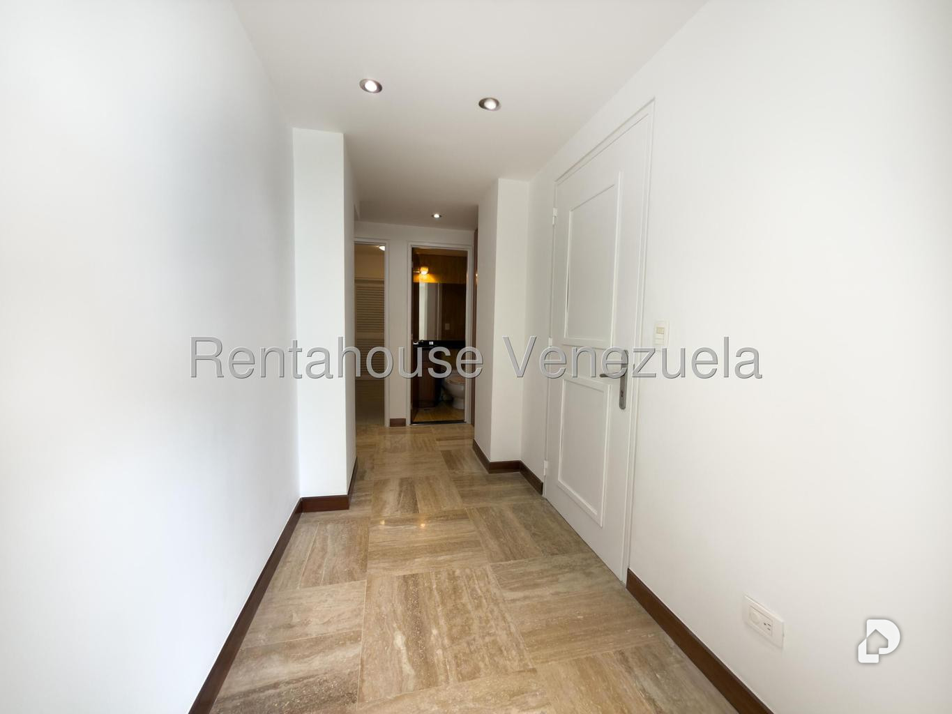 Apartamento en Lomas de Las Mercedes, Caracas – 18