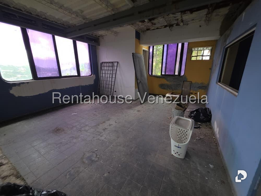 Local comercial en La Bonita, Caracas – 4