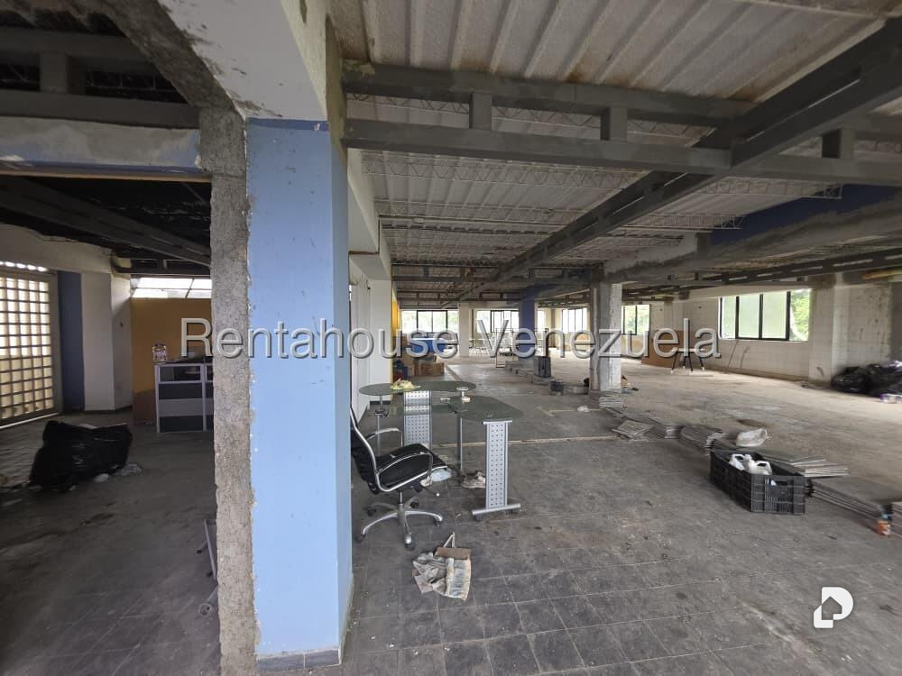 Local comercial en La Bonita, Caracas – 12
