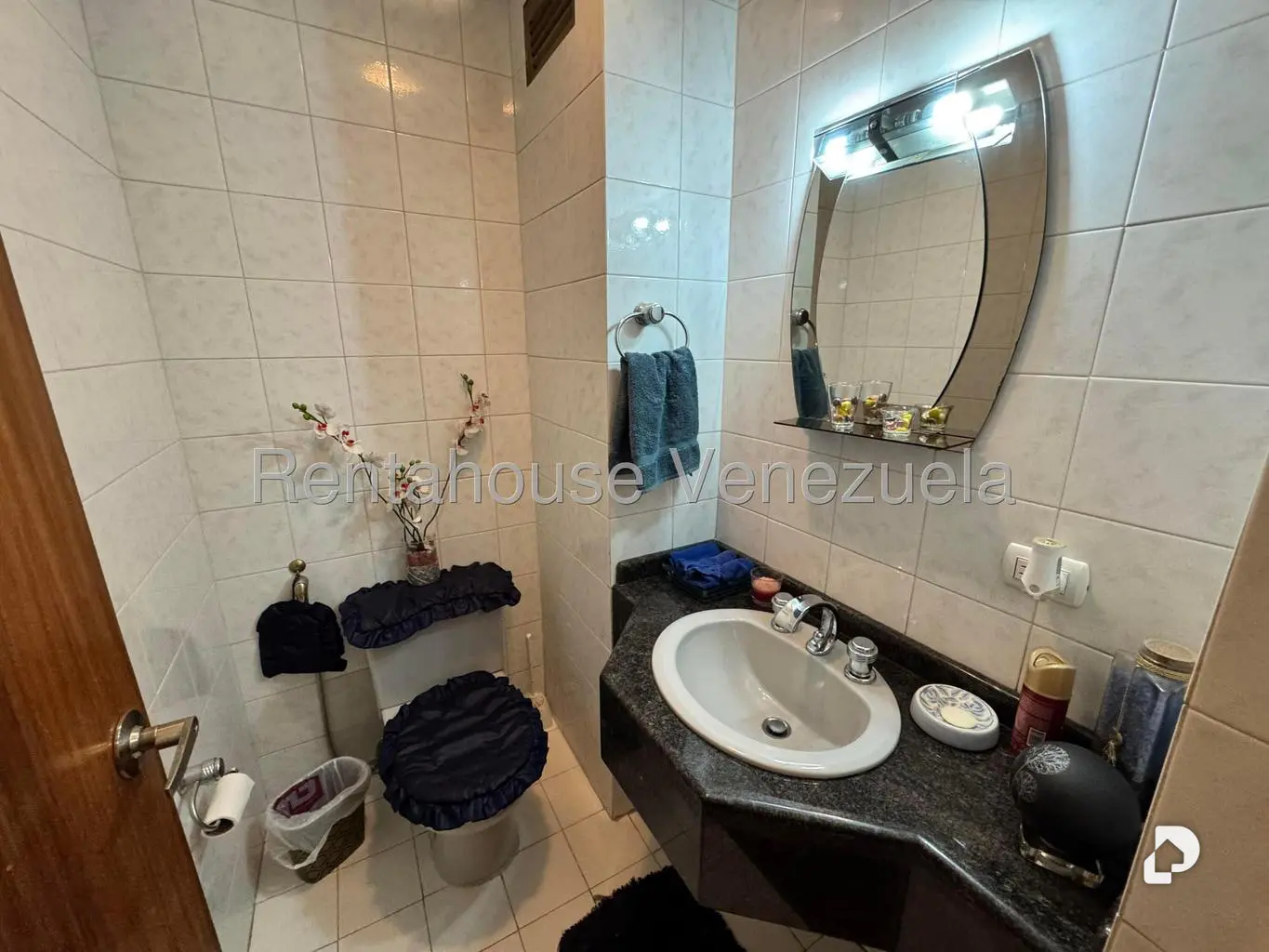 Apartamento en Santa Rosa de Lima, Caracas – 11