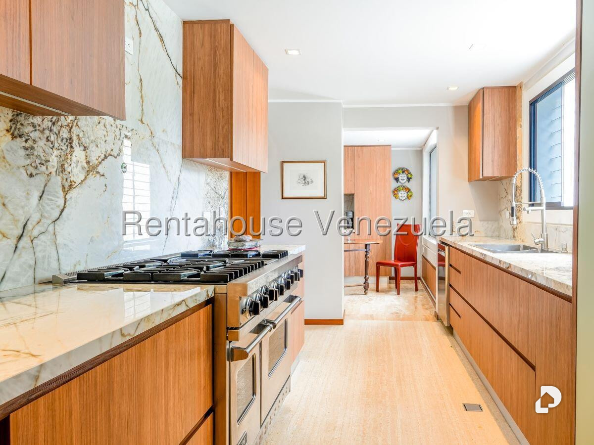 House in Los Palos Grandes, Caracas – 20