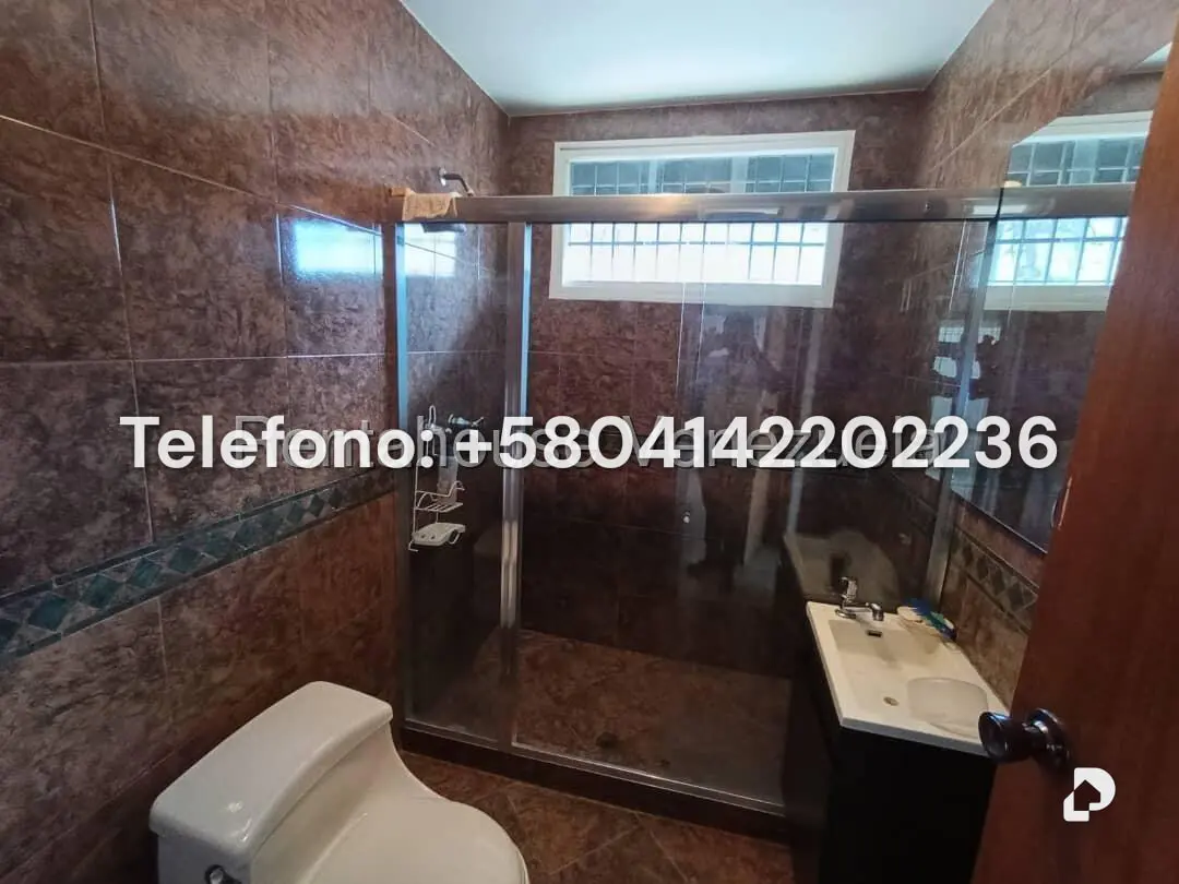 Casa en Cumbres de Curumo, Caracas – 16