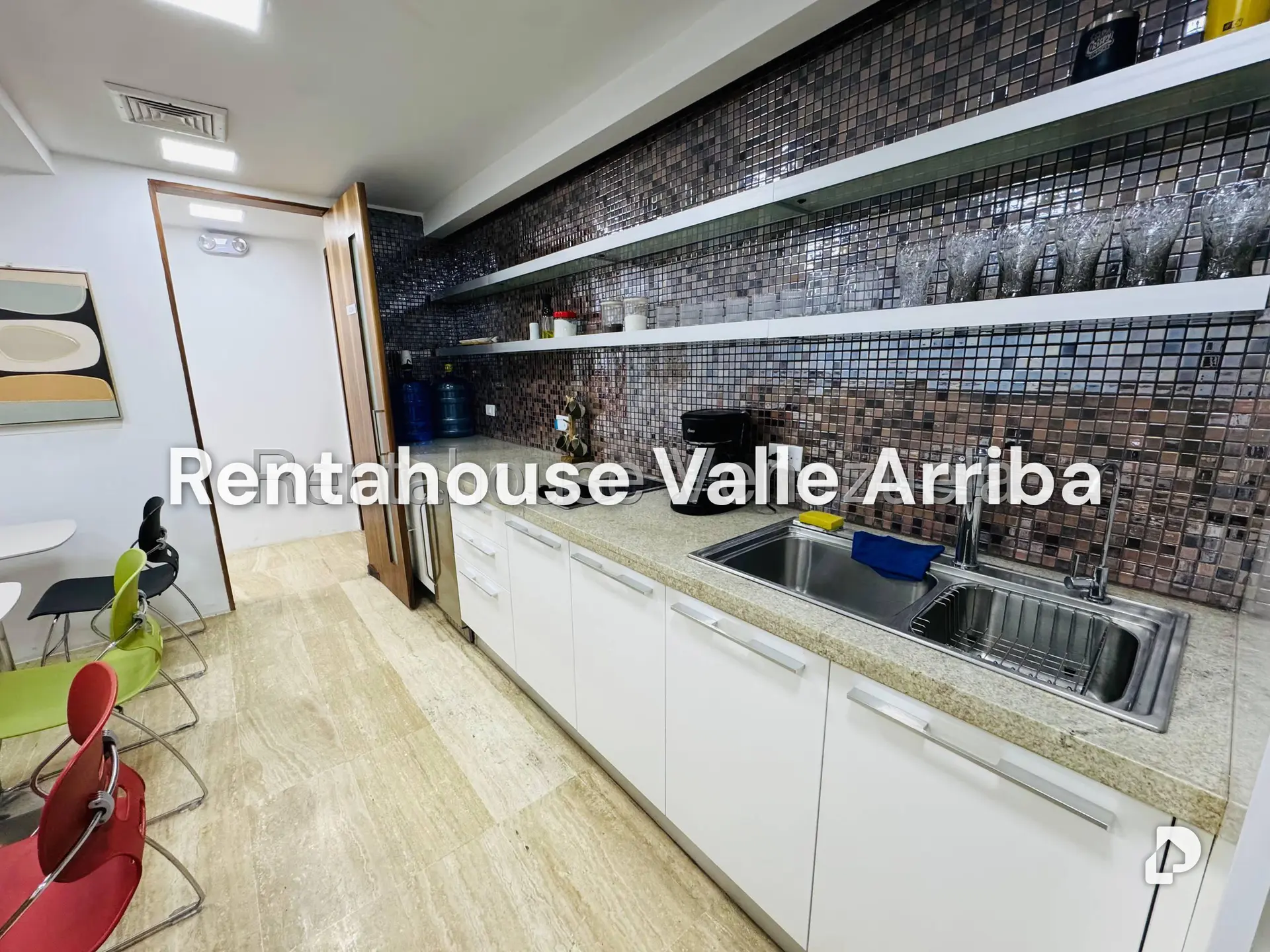 Office in Macaracuay, Caracas – 17