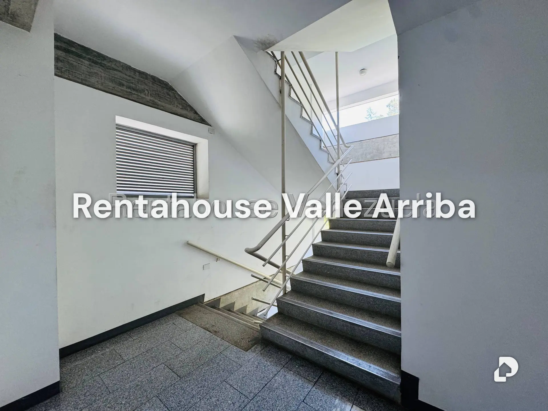 Office in Macaracuay, Caracas – 20