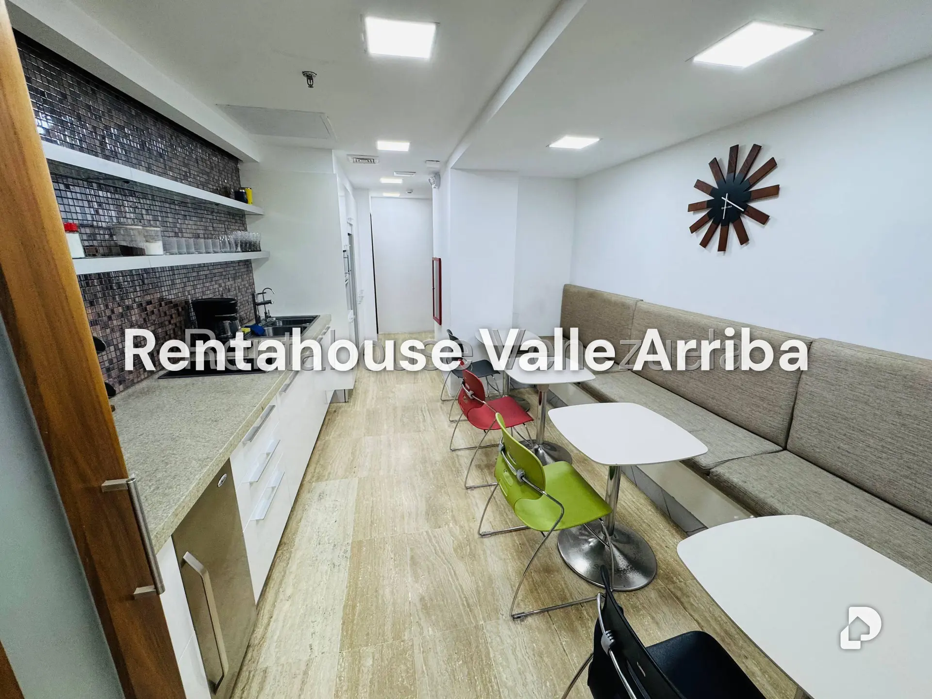 Office in Macaracuay, Caracas – 18