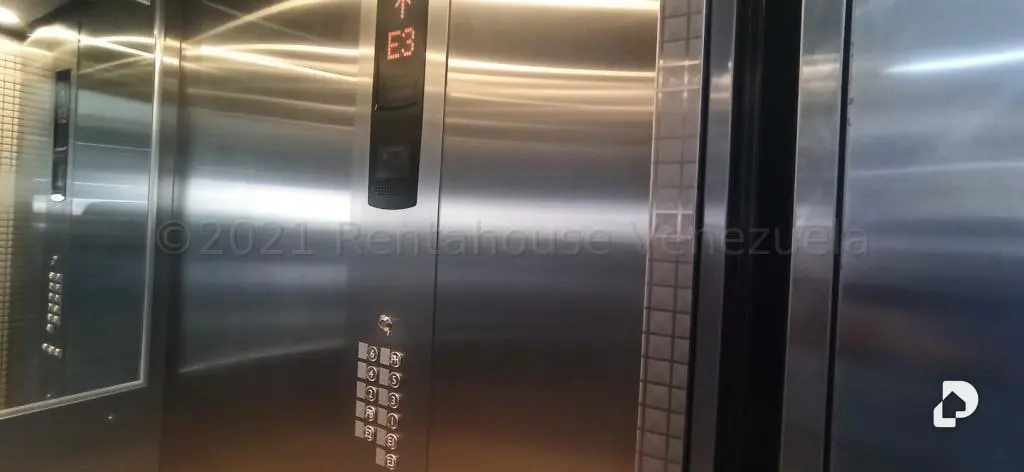 Apartamento en Lomas de Las Mercedes, Caracas – 17