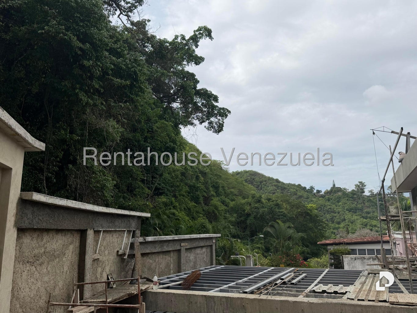 Terreno en Prados del Este, Caracas – 18